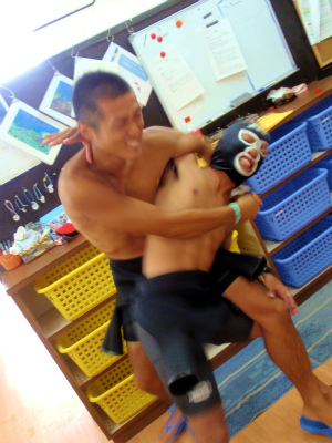 100829fight.jpg